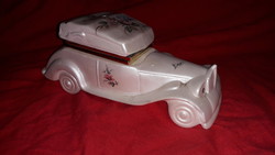 Meseszép biszkvit olasz porcelán selyemmázas ékszertartó oldsmobil autó 22 x 8 x 9cm a képek szerint