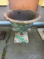 Cast iron well spout