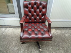 Chesterfield office swivel chair