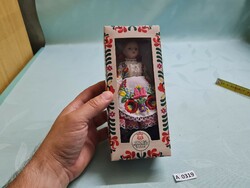 A0319 Magyar népviseleti babák Kalocsai porcelán fejű, porcelán kezű  19 cm