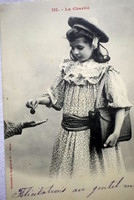 Antik  fotó képeslap adakozó kisleány