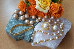 Jewelry fair! 57. Set - romantic necklace, bracelet, earrings made of lots of pearls