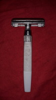 Old astra safety razor device in good condition as shown in the pictures