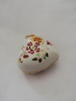 Zsolnay szív alakú pillangós porcelán bonbonier