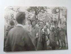 D196105  Régi fotó -Május elseje -felvonulás  1950's
