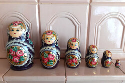 6 Matryoshka dolls with lots of gilding.