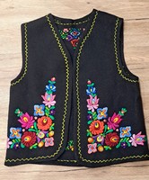 Matyó pattern vest