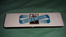 Régi fém lemez KOH -I -NOOR - L&C HARTMUDT Csehszlovák ceruza egységtartó 19 x 5 cm a képek szerint