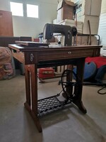 Old, well-functioning Pannonian sewing machine for collectors!