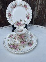 Rose-patterned English Royal Albert porcelain