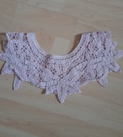 Pink lace round collar
