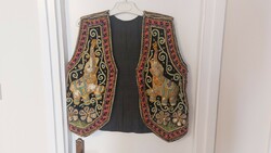 (K) richly decorated (Indian?) waistcoat