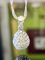 Dazzling silver necklace and pendant with zirconia stones