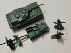 Retro traffic goods plastic military vehicles+2 soldiers
