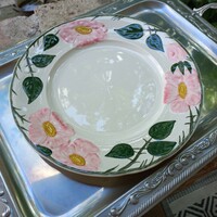 Kézzel festett virágos tányér