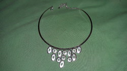 Retro trendy bijou silver-plated metal necklaces, the rigid part is 13 cm in diameter + the chain as shown in the pictures