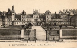 221 --- Postal clear postcard fontainebleau