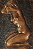 Réz/bronz női akt, térdelő lány falidísz, dombormű