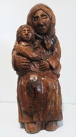 Fa szobor "Anya gyermekével"