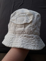 White summer cotton cap with two pockets