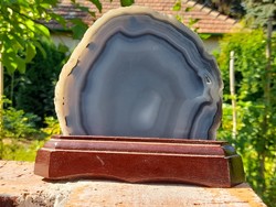 Achát, ásvány talapzattal, 13,5 cm, 800gr