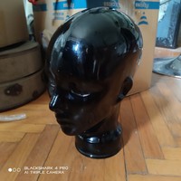 Fekete kerámia emberi fej szobor