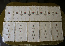 Set of 6 embroidered linen tablecloths