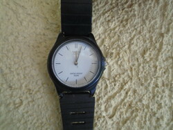 (S.P.D-GY.) Casio quartz men's watch with screw case back, shell-colored dial, approx. 50 grams