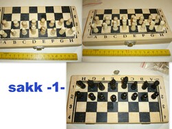 2 Wooden chess sets, defective, cheap - new, only damaged - can also go to an MPL parcel machine
