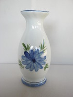 Kék virágos kerámia váza