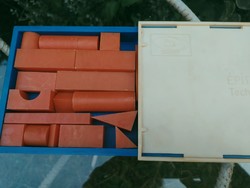 Teacher's building box for juniors