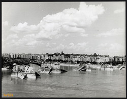 Nagyobb méret, Szendrő István fotóművészeti alkotása. Háború után, 2. világháború, Margit híd, romos