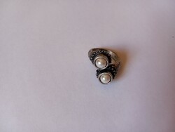 Igényesen kivitelezett gyönggyel díszített antikolt gyűrű