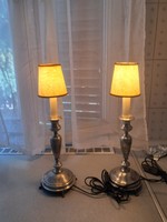Antik asztali lámpa-gyertyatartó párban működő àllapotban. Ezüst jellegű elegáns