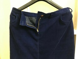 Dark blue corduroy skirt. Made by a female tailor. 40-42-Length: 62 with front zipper and slits.