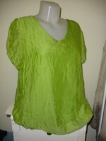 Fresh green top with silk content