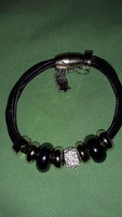 Interesting trendy magnetic metal and black stone ring bracelet according to the pictures k 3.