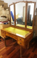 Dressing table with drawer and three-part mirror