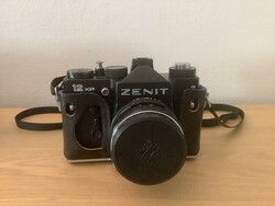 Zenit 12xp tükörreflexes fényképezőgép + Helios-44M-4 Objektívtok + Tok