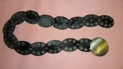 Special large metal buckle, riveting decorated with figures, cult belt with imitation horse hair.