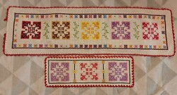 2 old cross-stitched tablecloths (l4039)