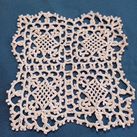 Crochet lace spreader