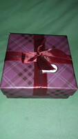 Very nice gift box with ribbon and heart card 14x14x 6cm, also suitable for giving as a romantic gift