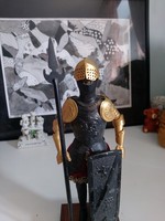 Knight with silver armor on a 26 cm high wooden pedestal