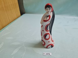 T1076 Gondolkodó nő orosz porcelán 21,5 cm