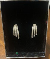 Diamond-white gold earrings