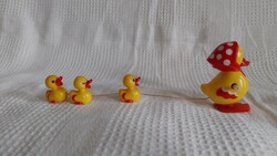 1986 Retro wind-up, walking mother duck with babies