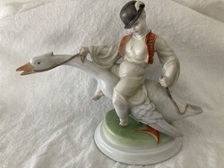 Herendi porcelán kézzel festett figura / Ludas Matyi szobor