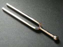 Square metal tuning fork