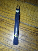 Fabulous vintage enameled hair clip from the 1970s-80s